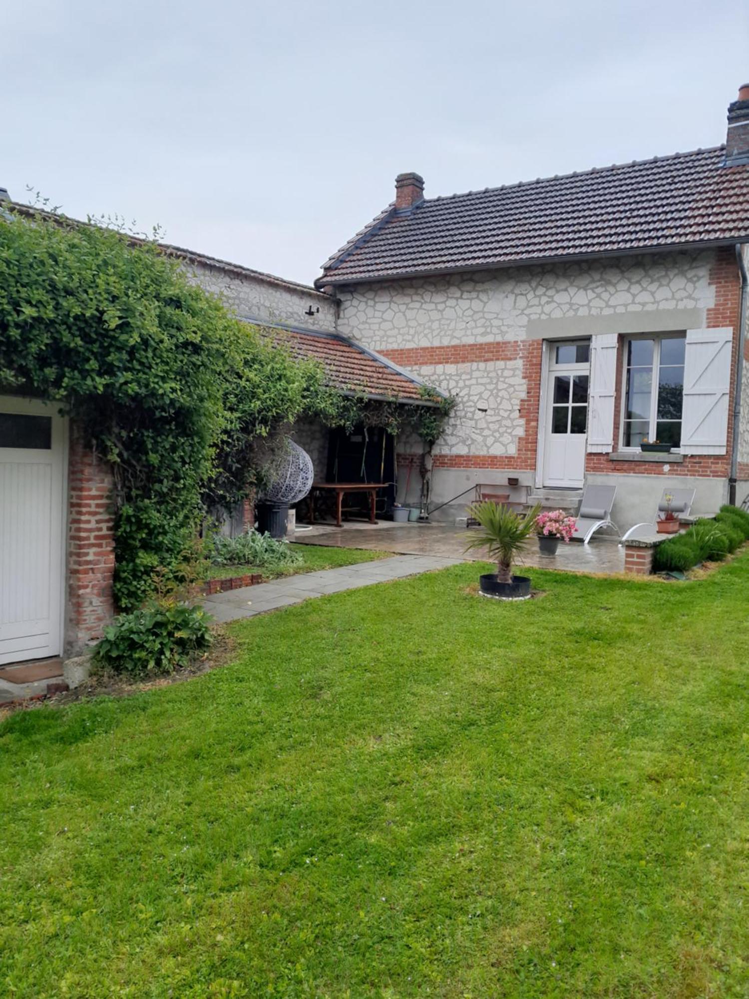 Gite, Maison A La Campagne Ardennes, Aisne,Marne Le Thour Esterno foto
